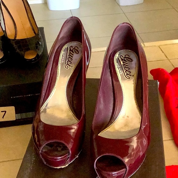 Burgundy Patent Gucci Peeptoe - Picture 1 of 3